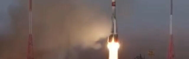 Raketa Sojuz uspešno lansirana: Pletena mačka poletela sa ruskim i američkim astronautima (VIDEO)