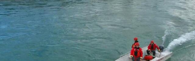 Sletela kolima u reku, pa nestala! Potraga na Morači ušla u treći dan, ovo je pronađeno - jedno ostaje misterija!