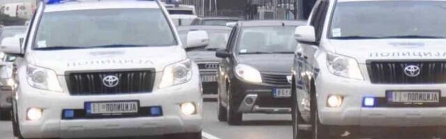 OPSADNO STANJE NA VRAČARU: Specijalci u akciji, blokirana Ulica Mihajla Gavrilovića!