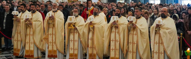 KAKO SE PRAVILNO PRIPREMITI ZA PONOĆNU LITURGIJU: Sve što treba da znate o prazničnim bogosluženjima tokom tri vaskršnja dana