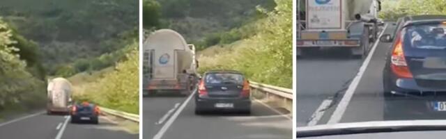 DA LI JE OVO REALNO? Šokantni snimak nepromišljene i bahate vožnje na Ibarskoj magistrali OSTAVIO SVE BEZ TEKSTA! (VIDEO)