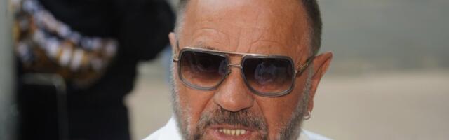 Mile Kitić ured nastupa počeo da ga šutira i viče: "Nemoj da se guraš" (VIDEO)