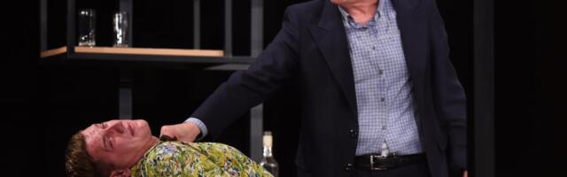 Trijumf predstave "Heroj nacije" sa šest nagrada: Završen 30. Jugoslovenski pozorišni festival u Užicu, a priznanje publike otišlo u ruke Ateljeu 212