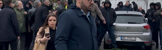 Stefan Janjić (SRCE): Ušli smo i ubuduće ćemo ulaziti na zvanični ulaz u Skupštinu, makar morao da svaki dan dolazim na posao sa makazama za armaturu
