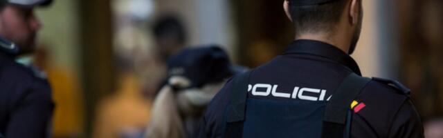 PRVI SNIMCI MESTA GDE JE RANJEN KRSTO VUJIĆ U BARSELONI! Jezive scene - upucan u kafiću sa ženom i detetom, krv se razlila po betonu! (VIDEO)