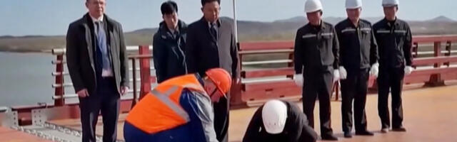 Русија и Северна Кореја прославиле спајање првог друмског моста