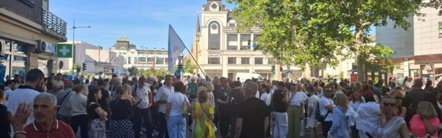 Blokadom raskrsnice okončan protest ispred Komore medicinskih sestara u Novom Sadu