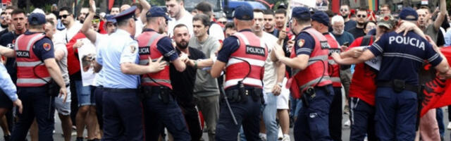 Настављени протести у Албанији против планираног туристичког комплекса Трамповог зета