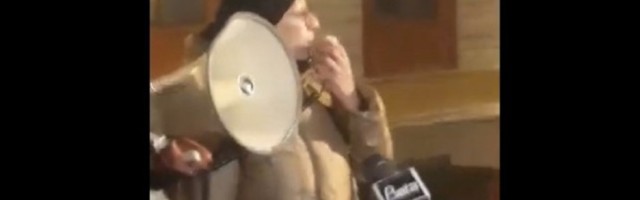 "Ovo je spomenik Vučiću i njegovoj bahatosti"