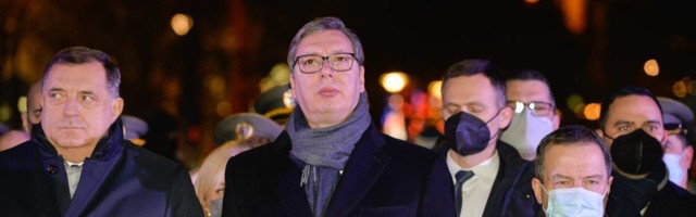 Način na koji je Vučić pozdravio Dačića na otvaranju spomenika Stefanu Nemanji najbolje definiše politiku u Srbiji danas