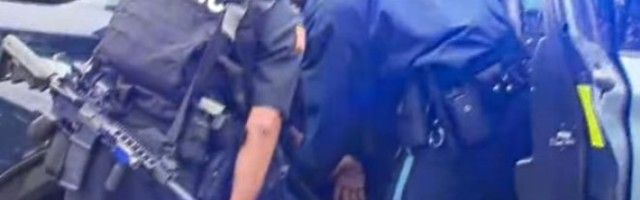 SUKOB POLICIJE I GRUPE KOJA - NE PRIZNAJE AMERIČKE ZAKONE! Uhapšeno 11 DO ZUBA NAORUŽANIH lica u uniformama, snage reda pretražuju šumu! /VIDEO/