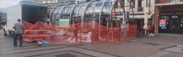 Radovi na postavljanju novih nadstrešnica na ulazima u podzemni prolaz