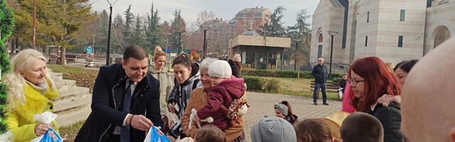 Tradicionalno, u susret novogodišnjim praznicima Gradska opština Medijana obradovala mališane