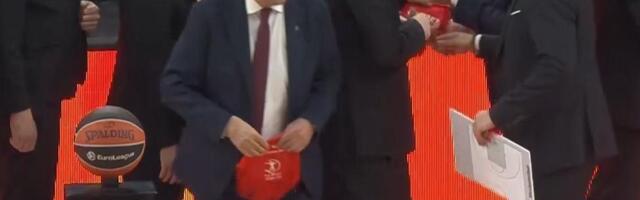 SVETISLAV PEŠIĆ ISPISAO ISTORIJU: Kari postao najstariji trener u Evroligi