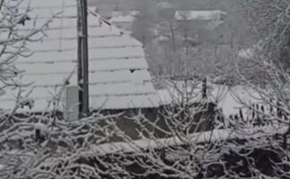 ZABELEO SE NEGOTIN! Jak sneg veje na istoku Srbije! Do petka pre podne napadaće i do pola metra (VIDEO)