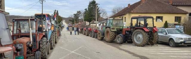 „Dok nemaš silu na ulici, ništa se neće promeniti“: Poljoprivrednici omasovljuju i radikalizuju blokade, poručuju da nemaju drugog izbora