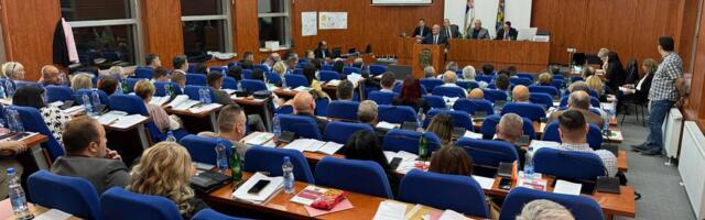 Ko je i da li je uništavao dokaze posle krivičnih prijava u aferi atarski putevi u Leskovcu? (video)