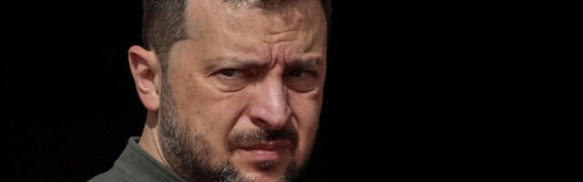 Слом Зеленског: парламент у бунту, министри у бекству, Запад окреће леђа