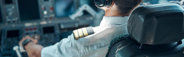 AVION PRINUDNO SLETEO! Putnik izazvao haos