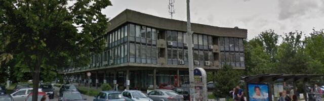 Skandalozni novogodišnji paketići za mališane Novog Beograda (FOTO)