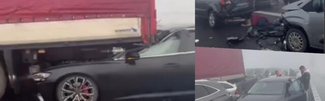 STRAVIČAN LANČANI SUDAR NA "MILOŠU VELIKOM": Više vozila se zakucalo u šleper sa raznih strana, automobili zgužvani kao konzerve, ima povređenih! (VIDEO)