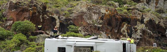 Autobus pao u provaliju na Kanarskim ostrvima, jedna osoba poginula