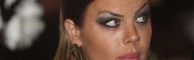 NAŠOJ GLUMICI VERENIK PUCAO U GLAVU, PA SEBI ODUZEO ŽIVOT! Ovako ona izgleda danas! (FOTO)