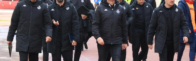 Srđan Blagojević promenio jednog igrača, a Jovan Damjanović formaciju (Foto)