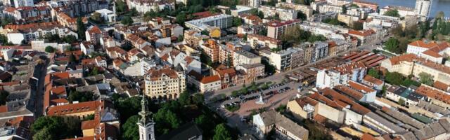Samo što ne padne: Stanovnici Novog Sada u panici, sekunde ih dele od katastrofe u ovoj prometnoj ulici