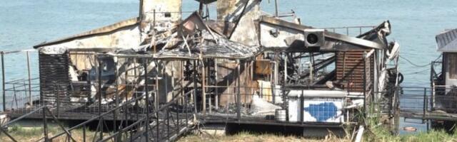 IZGOREO SPLAV U SMEDEREVU! Požar izbio na splavu Boem, posle vatrene stihije OSTALO SAMO ZGARIŠTE (FOTO)