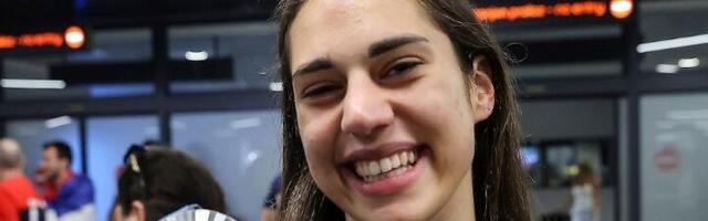 Aleksandra Perišić: Balkon? Noge će mi se odseći