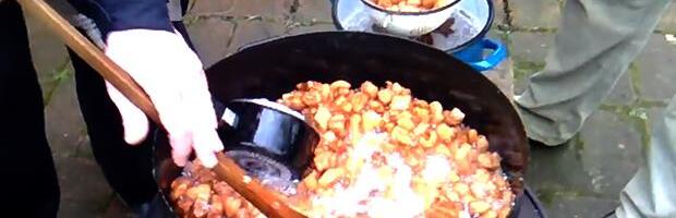 Ovaj leskovački specijalitet oduvao čvarke: Južnjaci ga obožavaju, a ima ga i u Beogradu! Kilo 1.400 dinara, a 150 gr duvan čvaraka skoro 600