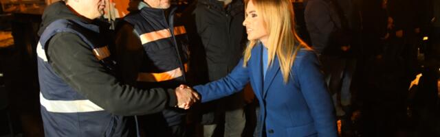 Ђурђевић Стаменковски уочи Српске Нове године обишла дежурне раднике „Београд пута” и ГСП-а