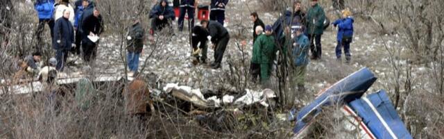 SRUŠIO SE AVION, POGINULO NAJMANJE 15 LJUDI! Nakon pada letelice, gomila NOVČANICA letela pored beživotnih tela - prolaznici se grabili za pare!