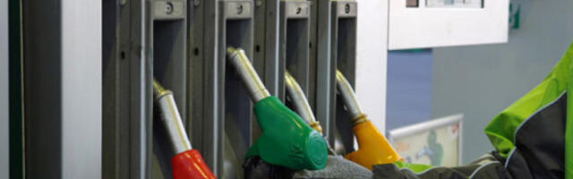 И Италија празни стратешке резерве, узима 10 милиона барела нафте