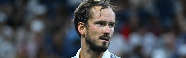 "To je gorko-sladak osećaj!" Medvedev pobedu protiv Alkarasa uporedio sa osvajanjem turnira