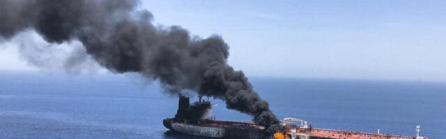 UDAR KOJI TRESE SVET! Napad Jemenskih Huta na saudijski tanker pun nafte, pogođen projektilom u Crvenom moru - SLEDI TOTALNI HAOS? (VIDEO)