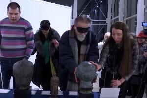Крагујевац: Слепи и слабовити изложбу могу видети додиром