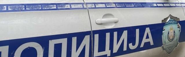 Jezivo nasilje u Beogradu: Pred maloletnim detetom pretio ženi da će je ubiti, pa nasrnuo na nju