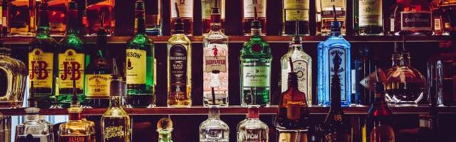 Kako običaji nalažu: Top 3 pića koja treba da odnesete na slavu kod prijatelja i familije