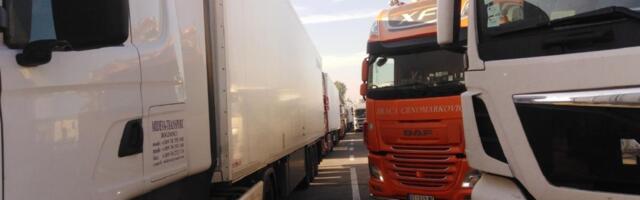 OGLASIO SE AMSS: Teretnjaci na Batrovcima na izlazu iz Srbije čekaju sedam sati