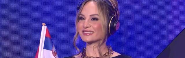 Naša pevačica birala predstavnika ove zemlje na Evroviziji: Pored nje zastava Srbije (FOTO)