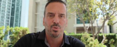 "ZAMISLITE GRBOVIĆA DA RAZGOVARA SA LAVROVIM ILI KOKANOVIĆA KOJI IDE U BRISEL, ON BI TAMO NEKOG UDARIO" Piper deklasirao blokadere koji bi preko ulice na vlast