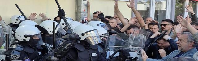SNS izborna lista će se zvati "Ujedinjena Srbija", a društvo nikad podeljenije