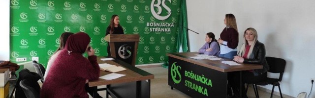 U Rožajama uspješno realizovana Škola retorike, javnog nastupa i debatovanja