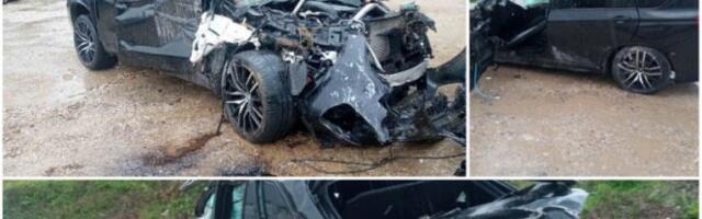 OVO JE BMW SMRTI U KOJEM SU POGINULA ČETVORICA MLADIĆA! Od automobila ostao samo zgužvan lim...