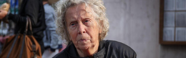 DANAS SU SVI BRUJALI O TOME DA JE UMRLA, A EVO KOJE JE PRAVO IME EVE RAS! Mnogi zaneme kad čuju i koliko godina ima, a malo je onih koji znaju da boluje od RAKA!