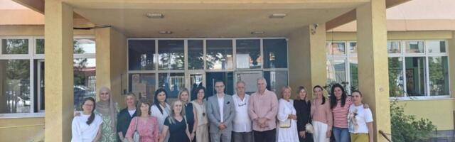 Balija u posjeti osnovnim školama u Sandžaku povodom isporuke udžbenika na bosanskom jeziku