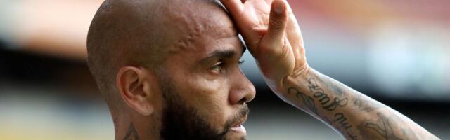 Dani Alves posle optužbi za silovanje ne može da nađe klub, pa je odlučio da jedan kupi da bi imao gde da igra! Prvo potpisuje – sebe!