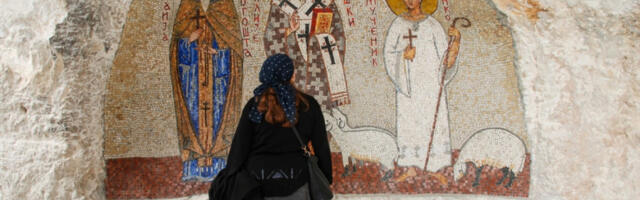 BILJANA IZ SMEDEREVA JE 40 DANA PROVELA POD OSTROGOM ŽIVEĆI STROGIM ISKUŠENIČKIM ŽIVOTOM! Zbog jednog pitanja monahinji gorko se pokajala